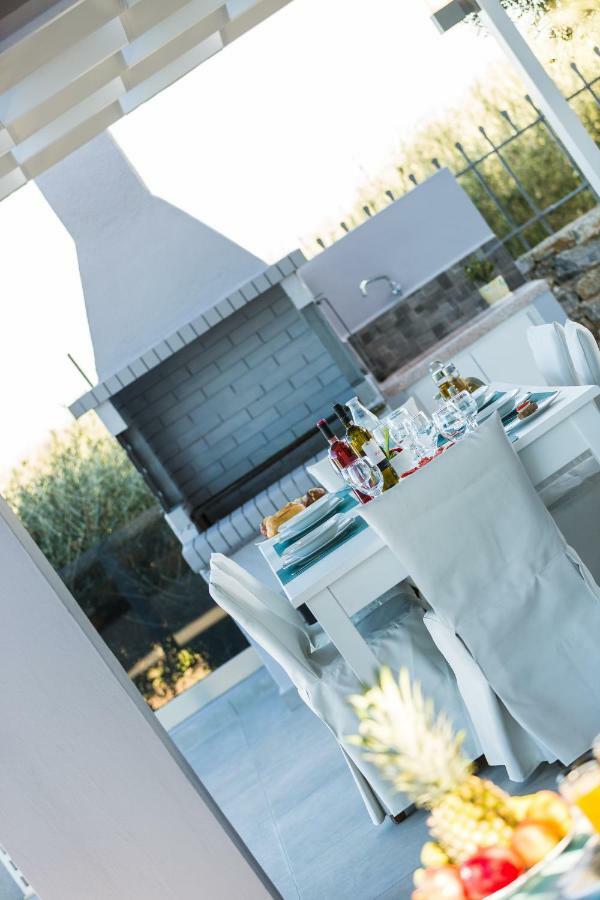 Evangelos Villas, Lavish Touch, By Thinkvilla Angeliana  Dış mekan fotoğraf