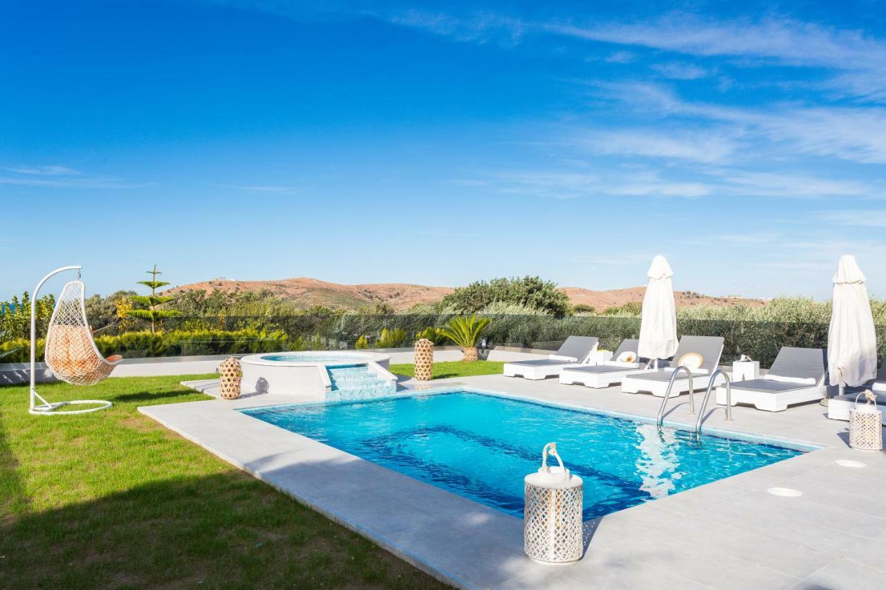 Evangelos Villas, Lavish Touch, By Thinkvilla Angeliana  Dış mekan fotoğraf